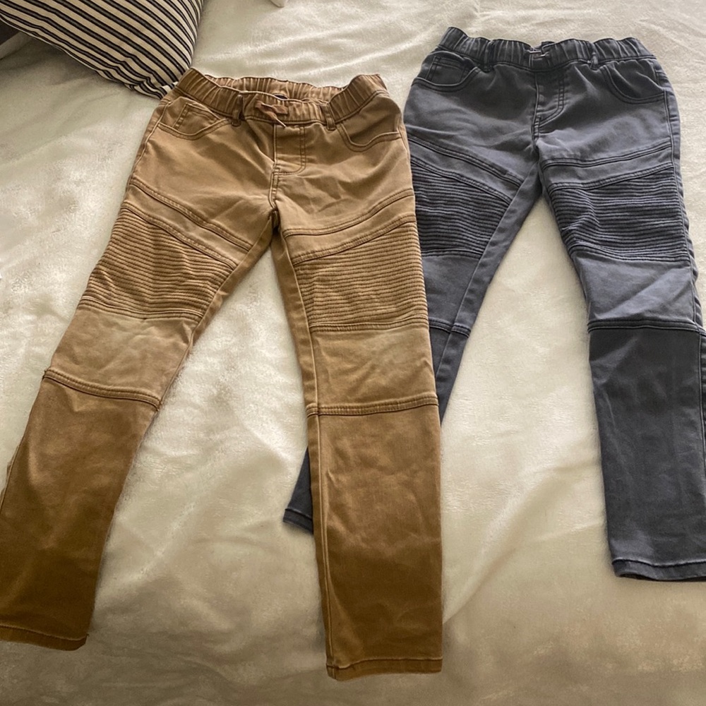 Selling 2 pairs of skinny jeans for boys